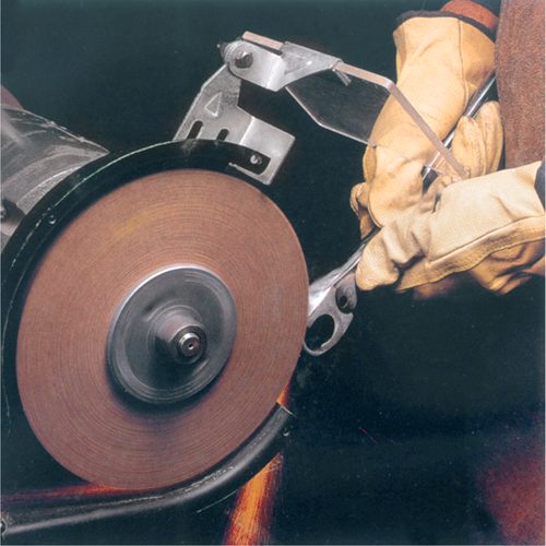 Scotch-Brite Cut & Polish Wheels, 6" Dia. x 1" W, 1" Arbor, Aluminum Oxide Dufferin Supply