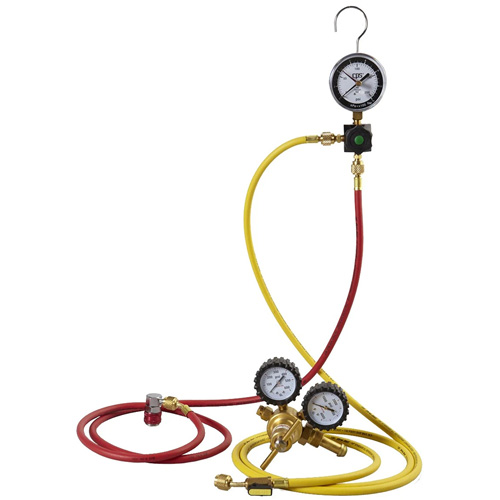 Ensemble pour test de fuite dazote pour climatisation automobile avec r&eacute;gulateur Dufferin Supply