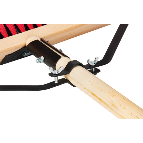 Balai-brosse &agrave; manche renforc&eacute;, 18", Moyen, Soies PVC Dufferin Supply