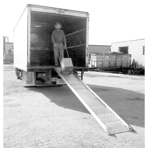 Passerelles en aluminium a/dessus perfor&eacute; &agrave; rainures, Capacit&eacute; de 1500 lb, 24" la x 12' lo Dufferin Supply