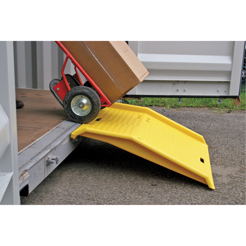 Portable Poly Shipping Container Ramp, 750 lbs. Capacity, 35" W x 36" L Dufferin Supply