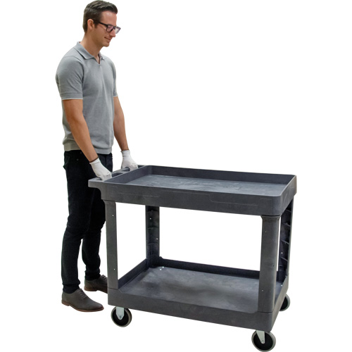 Chariot utilitaire pour l'entretien, 2 tiers, 24-5/8" x 32-1/2" x 40", Capacit&eacute; 550 lb Dufferin Supply