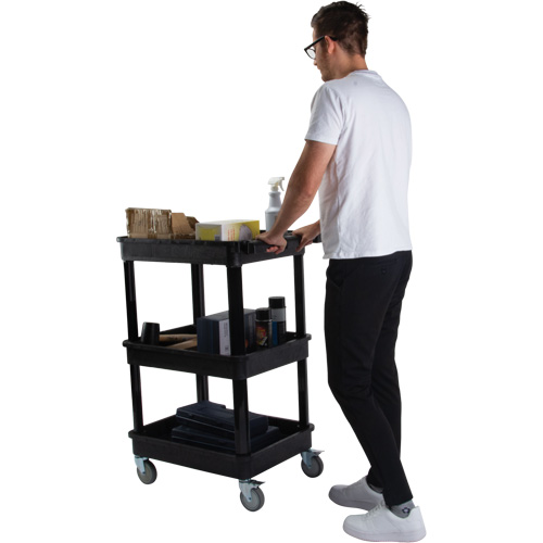 Chariot utilitaire avec tablette &agrave; bordure profonde, 3 tiers, 19" x 39-1/2" x 28-1/4", Capacit&eacute; 330 lb Dufferin Supply