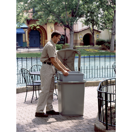 Untouchable&reg; Containers, Polyethylene, 35 US gal. Dufferin Supply