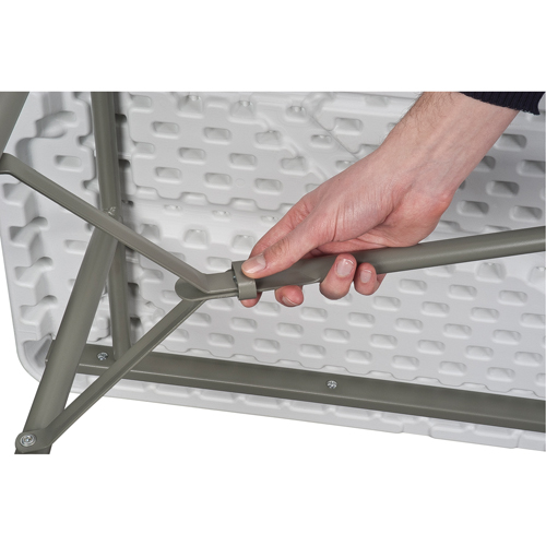 Table se pliant en deux, Rectangulaire, 72" l x 30" la, Poly&eacute;thyl&egrave;ne, Blanc Dufferin Supply