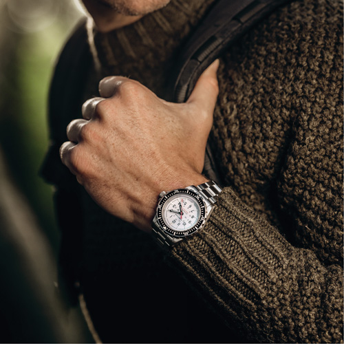 Grande montre automatique de plong&eacute;e &eacute;dition arctique GSAR avec bracelet en acier inoxydable, Num&eacute;rique, &agrave; piles, 41 mm, Argent Dufferin Supply