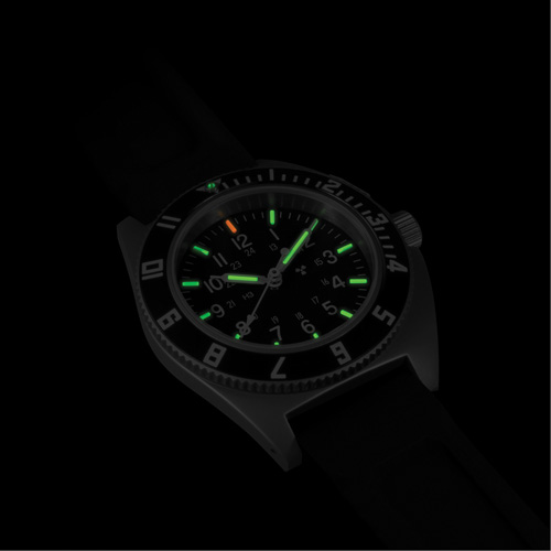 Montre Steel Navigator sur ensemble bracelet en caoutchouc noir de trois morceaux, Num&eacute;rique, &agrave; piles, 41 mm, Noir Dufferin Supply