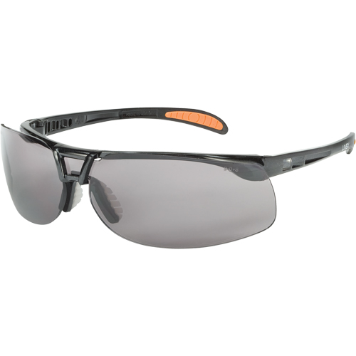 Lunettes de s&eacute;curit&eacute; Uvex Prot&eacute;g&eacute; Ultra-Dura, Lentille Grise/fum&eacute;e, Antibu&eacute;e/Anti-&eacute;gratignures, ANSI Z87+/R&eacute;pond ou surpasse la norme CSA Z94.3 Dufferin Supply