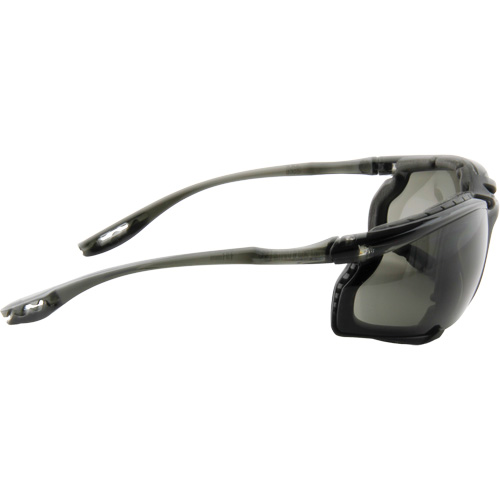 Lunettes de s&eacute;curit&eacute; avec joint en mousse Virtua, Lentille Grise/fum&eacute;e, Antibu&eacute;e, ANSI Z87+/R&eacute;pond ou surpasse la norme CSA Z94.3 Dufferin Supply