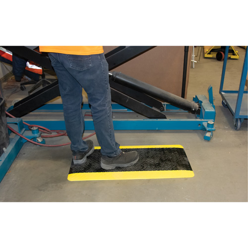 Anti-Fatigue Matting, Diamond, 1-2/3' x 3-1/4' x 3/4", Black/Yellow, Polyurethane Dufferin Supply