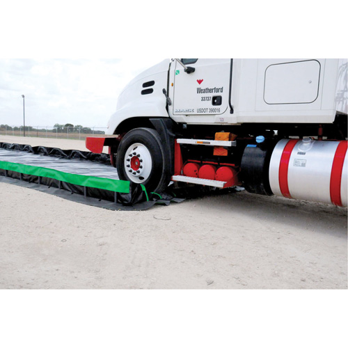 Berme Ultimate Copolymer 2000 Ultra-Containment Berm, Capacit&eacute; 5610 gal. US, 15' la x 50' lo x 12" h, Support &agrave; charni&egrave;re Dufferin Supply