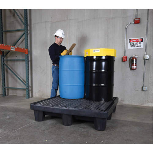Ultra-Spill Pallet mod&egrave;le &eacute;conomique, 4 barils, Capacit&eacute; de d&eacute;versement 66 gal. US, 53" x 53" x 11,8" Dufferin Supply
