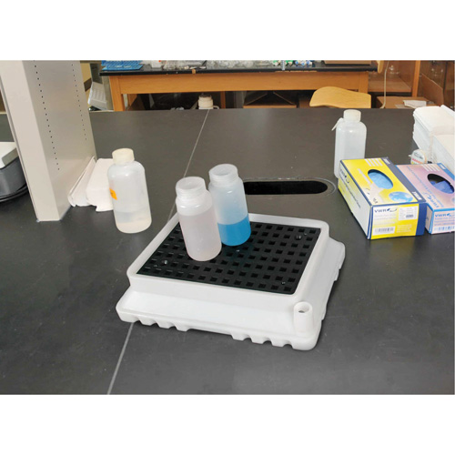 P4 Ultra-Spill Tray, 17" lo x 21" la x 4" h, Cap. de d&eacute;versement 2,9 gal. US Dufferin Supply