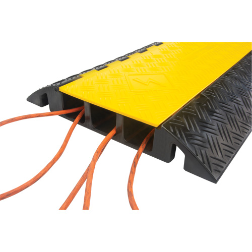 Protecteur de c&acirc;bles en polyur&eacute;thane, 5 canaux, 35,43" lo x 19,69" la x 2" h Dufferin Supply