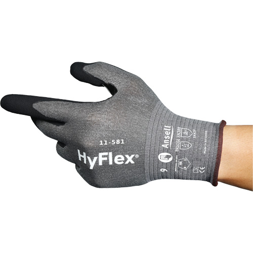 Gants industriels ultral&eacute;gers 11-581 HyFlex, Taille 6, Calibre 21, Rev&ecirc;tement Nitrile, Enveloppe en Nylon/PEHP/Tungst&egrave;ne/Spandex, ASTM ANSI niveau A6 Dufferin Supply