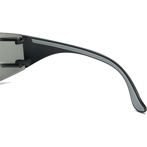Lunettes de s&eacute;curit&eacute; Adapt Lite, Lentille Fum&eacute;e, Antibu&eacute;e/Anti-&eacute;gratignures, ANSI Z87+/R&eacute;pond ou surpasse la norme CSA Z94.3 Dufferin Supply