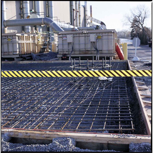 Ruban pour barricade, Anglais, 3" la x 200' lo, 3 mils, Noir sur jaune Dufferin Supply