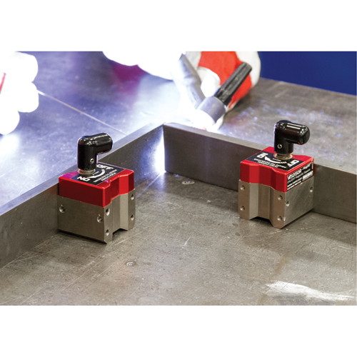 Mag90 On/Off Magnetic Squares, 1-1/2" L x 1-1/2" W x 2-3/4" H, 150 lbs. Dufferin Supply