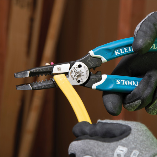 Outil polyvalent Klein-Kurve pour d&eacute;nuder, couper et sertir les fils, 8-1/4" lo, 8 - 20 AWG Dufferin Supply