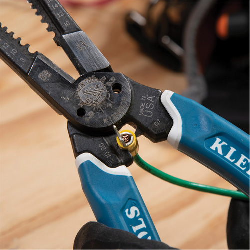 Outil polyvalent Klein-Kurve pour d&eacute;nuder, couper et sertir les fils, 8-1/4" lo, 8 - 20 AWG Dufferin Supply