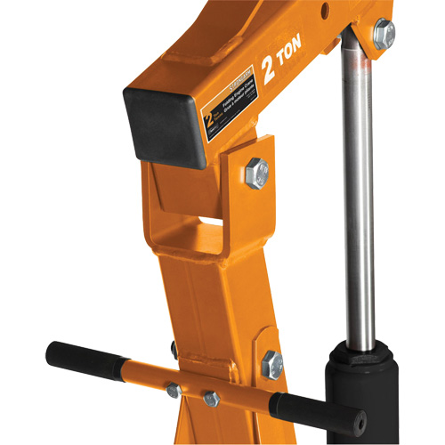 Grue escamotable pour moteur — Strongarm Dufferin Supply