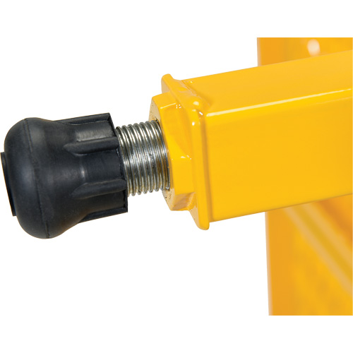 Plate-forme ajustable Step-Mate, 1 marche(s), 23-1/2" la x 19-9/16" lo x 16-1/2" h, Capacit&eacute; 500 lb Dufferin Supply