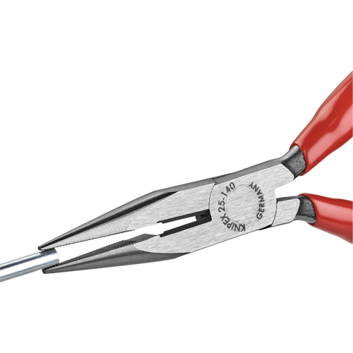Pince &agrave; bec long avec couteau, 5-1/2" lo Dufferin Supply