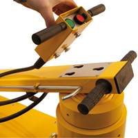 Mammut Jack, 165 Ton(s), Air Hydraulic Dufferin Supply