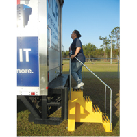 Escabeau industriel, 4 marches, 43" x 22-1/2" x Hauteur 66" Dufferin Supply