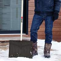 Pelle &agrave; neige Nordic, Lame Polypropyl&egrave;ne, Largueur 17-3/4", Manche Prise en D Dufferin Supply