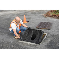 Bac de r&eacute;tention carr&eacute; Ultra-Drain Guard avec orifice de trop-plein, Huile & s&eacute;diments, 16" - 28" lo x 20" - 36" la Dufferin Supply