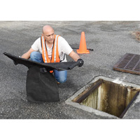 Bac de r&eacute;tention carr&eacute; Ultra-Drain Guard avec orifice de trop-plein, Huile & s&eacute;diments, 16" - 28" lo x 20" - 36" la Dufferin Supply