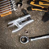 S&eacute;parateur universel de joints &agrave; rotule Dufferin Supply