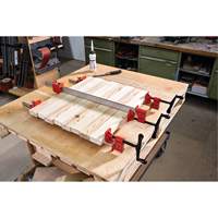 Serre-joint &agrave; barre d'acier &agrave; profil en I robuste, 36" (914,4 mm) capacit&eacute;, 2" (50,8 mm) profondeur Dufferin Supply